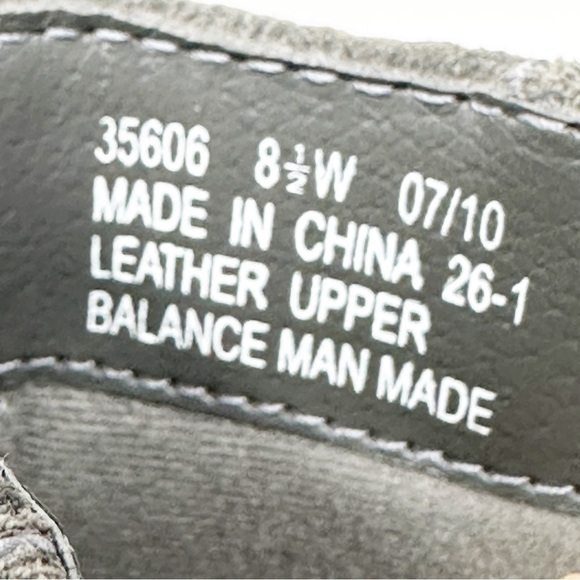 Clarks Ashlyn Suede Ankle Boots - Picture 8 of 8